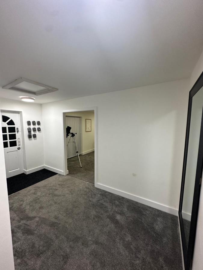 Selborne Studios Off Road Gated Parking Coventry Exterior foto